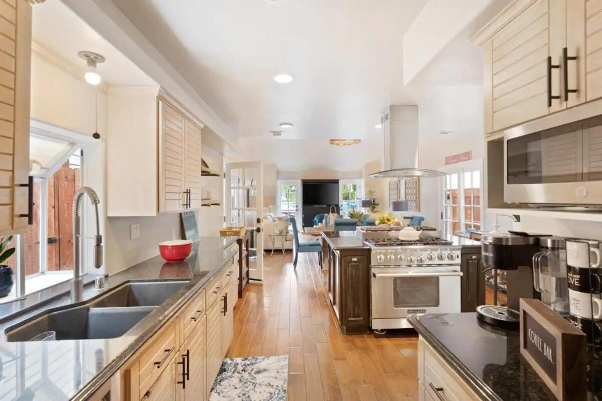 Elegant Beach Living, Just Blocks To The Sand Huntington Beach Exterior foto